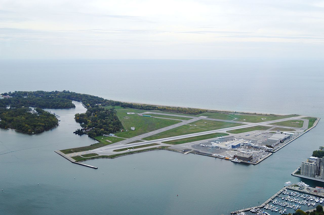 Billy_Bishop_Toronto_City_Airport